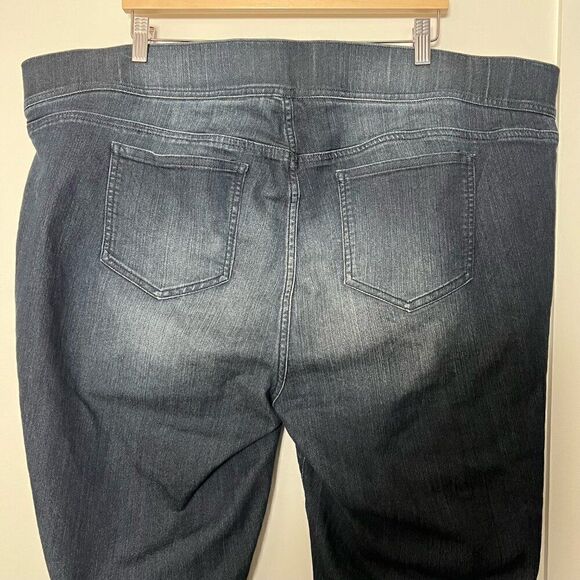 Torrid Womens Jeans Plus Size 4 Blue Medium Wash Denim Crop Lean Pull On Pockets - Picture 6 of 12